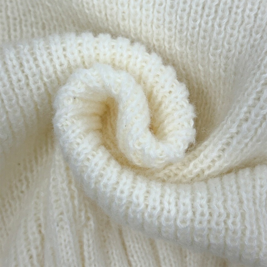 [メガ割りSALE]ワイドオフショルクリームサムホールニット