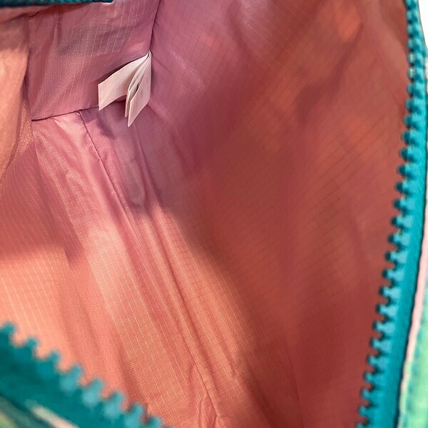 UGG ジェイニー2 リップストップ ショルダーバッグ ボディバッグ 未使用品【中古】 UGG ジェイニー2 リップストップ ショルダーバッグ ボディバッグ 未使用品【中古】