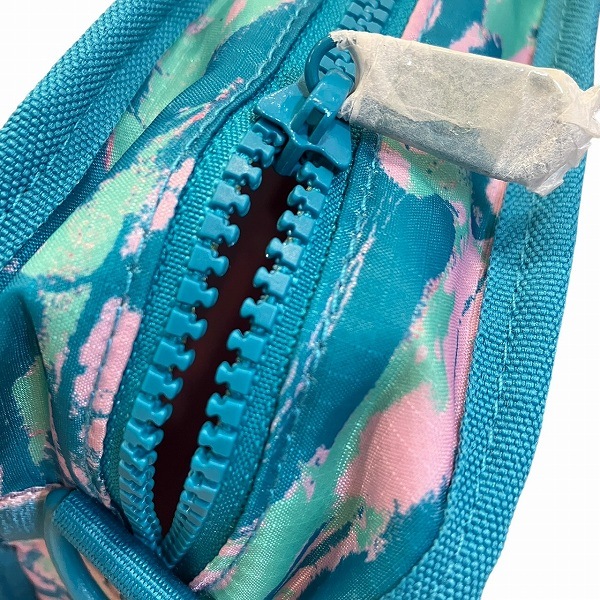 UGG ジェイニー2 リップストップ ショルダーバッグ ボディバッグ 未使用品【中古】 UGG ジェイニー2 リップストップ ショルダーバッグ ボディバッグ 未使用品【中古】