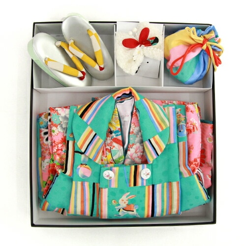 レンタル七五三 着物 3歳 レンタル 女の子 被布着物10点セットピンク地に花と犬/被布：青緑 モダンアンテナ レトロ 衣装 おすすめ レトロ おしゃれ 古典柄 安い 大正ロマン消費税込み