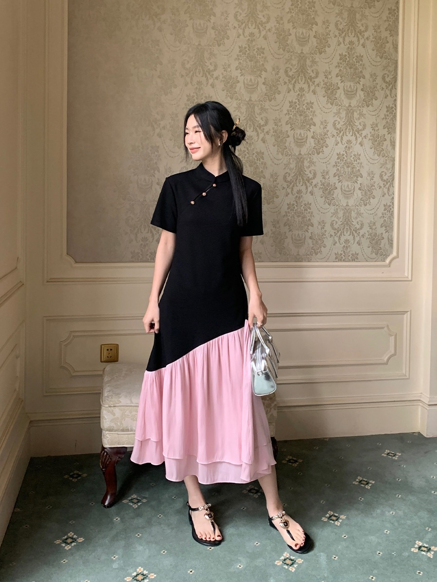 Aixili 2024 夏レトロ新中国風スタンドカラーコントラストカラーボタンスプライシングニットドレス 11029 Aixili 2024 夏レトロ新中国風スタンドカラーコントラストカラーボタンスプライシングニットドレス 11029