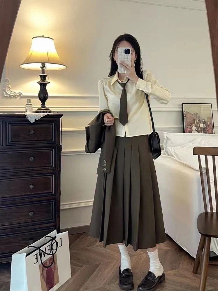 涼しく楽ちんセットアップ制服秋韓国お姉さん風 シャツ 小さいスーツ 3枚スーツ スカート 女性韓国ファッション 通勤
