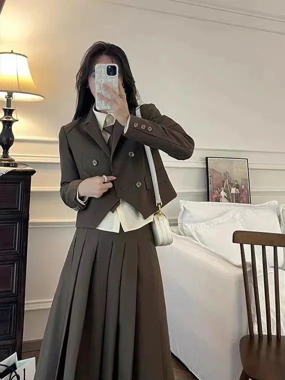 涼しく楽ちんセットアップ制服秋韓国お姉さん風 シャツ 小さいスーツ 3枚スーツ スカート 女性韓国ファッション 通勤