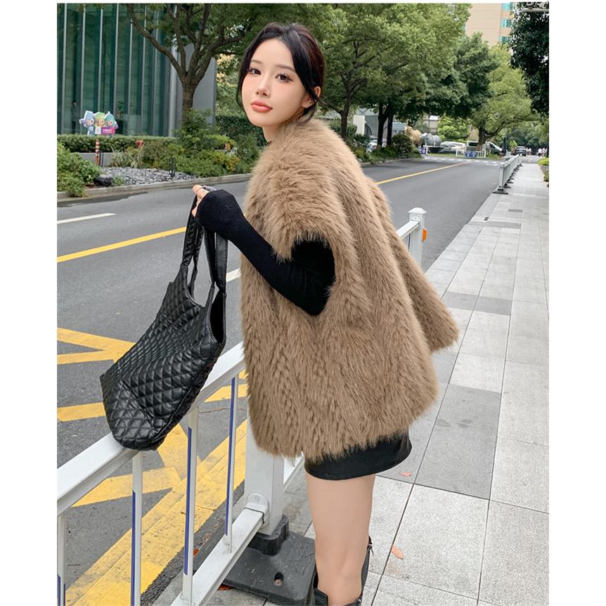 フェイクファー ボリューム感 ノーカラー ふわふわ 体型カバー ジレ レディース もこもこ ベスト 防寒 アウター 羽織り ファー ベスト ゆったり トップス