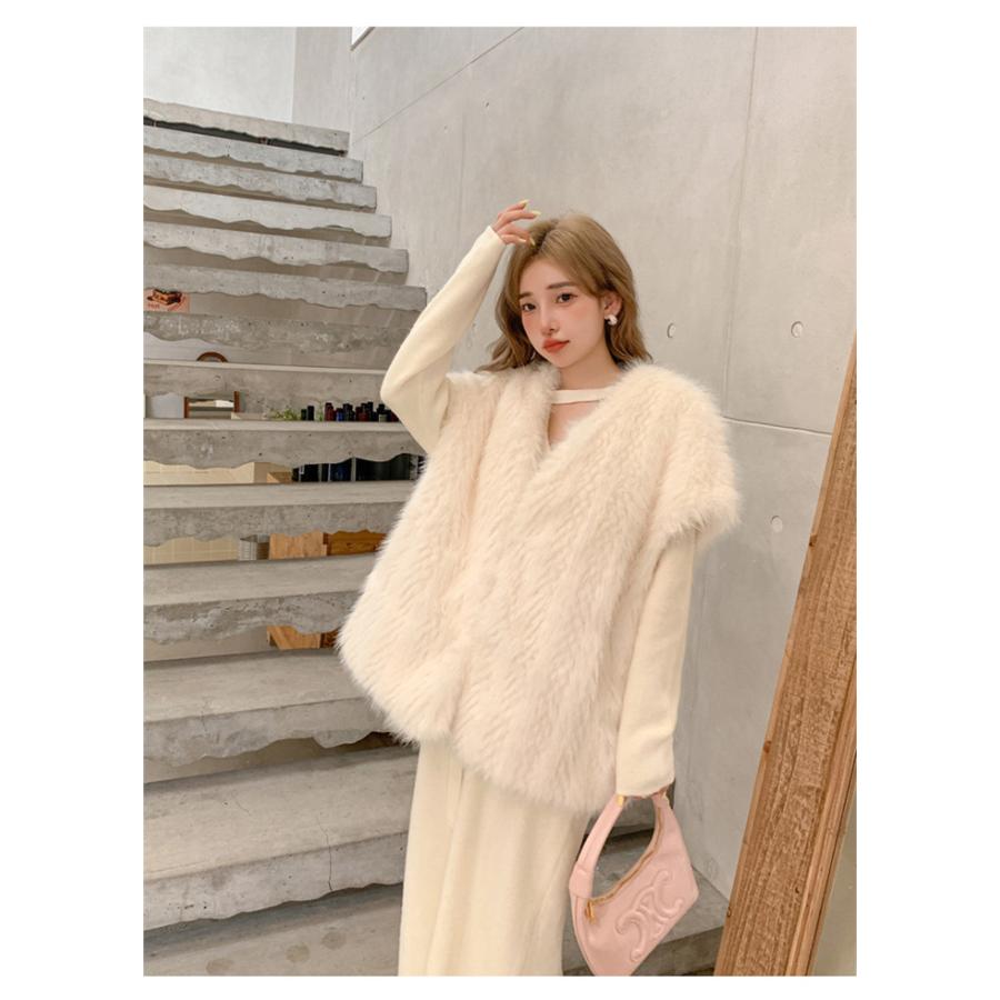 フェイクファー ボリューム感 ノーカラー ふわふわ 体型カバー ジレ レディース もこもこ ベスト 防寒 アウター 羽織り ファー ベスト ゆったり トップス