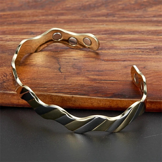 女性用銅ブレスレット,磁気ジュエリー,ピンストライプ オープン 調節可能 ストレス解消 女性の減量 エネルギーマグネット付きの磁気 エネルギーヨガ減量疲労緩和療法瞑想 癒しの石 女性用銅ブレスレット,磁気ジュエリー,ピンストライプ オープン 調節可能 ストレス解消 女性の減量 エネルギーマグネット付きの磁気 エネルギーヨガ減量疲労緩和療法瞑想 癒しの石