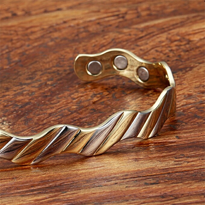 女性用銅ブレスレット,磁気ジュエリー,ピンストライプ オープン 調節可能 ストレス解消 女性の減量 エネルギーマグネット付きの磁気 エネルギーヨガ減量疲労緩和療法瞑想 癒しの石 女性用銅ブレスレット,磁気ジュエリー,ピンストライプ オープン 調節可能 ストレス解消 女性の減量 エネルギーマグネット付きの磁気 エネルギーヨガ減量疲労緩和療法瞑想 癒しの石