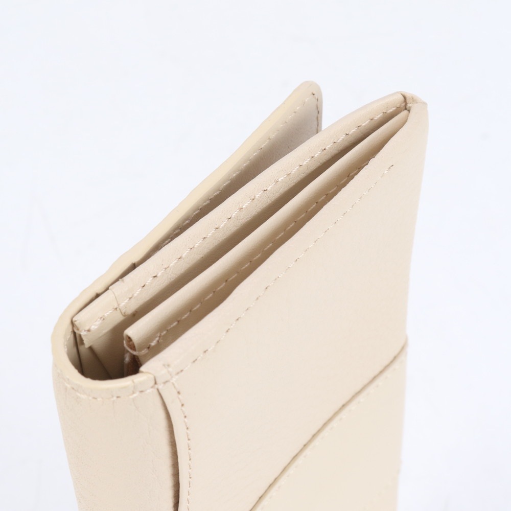 美品 ゴールド 金具 レザー 長財布 長財布 二つ折り 三つ折り コンパクト ウォレット ラウンドファスナー レディース RBE CJ10-10 中古 美品 ゴールド 金具 レザー 長財布 長財布 二つ折り 三つ折り コンパクト ウォレット ラウンドファスナー レディース RBE CJ10-10 中古