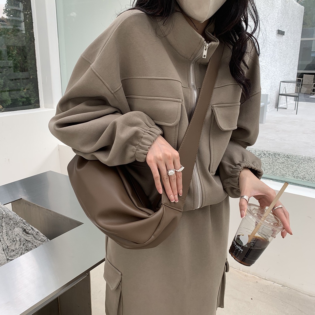 ショルダーバッグ 大容量トートバッグ ファッション 無地 かたかた掛け トートバッグ 手提げバッグ スマホポーチ ショルダーバッグ 大容量トートバッグ ファッション 無地 かたかた掛け トートバッグ 手提げバッグ スマホポーチ