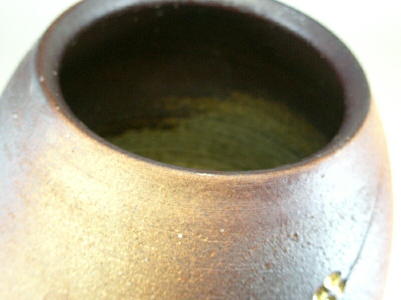 信楽焼明山窯 焼酎サーバー 火色金小紋 2200cc(滋賀県)+萬古焼備前金彩焼酎ペアカップ(三 信楽焼明山窯 焼酎サーバー 火色金小紋 2200cc(滋賀県)+萬古焼備前金彩焼酎ペアカップ(三