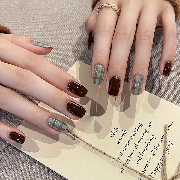 Qoo10] ショートブラウンチェック柄マニキュアシン