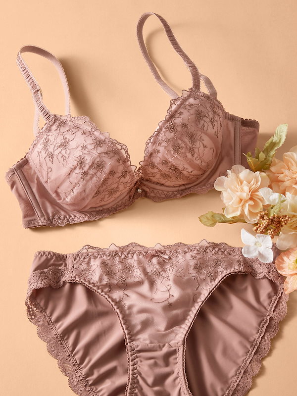 Qoo10] チュチュアンナ ロングセラー 運命のブラ ブラ&ショーツ