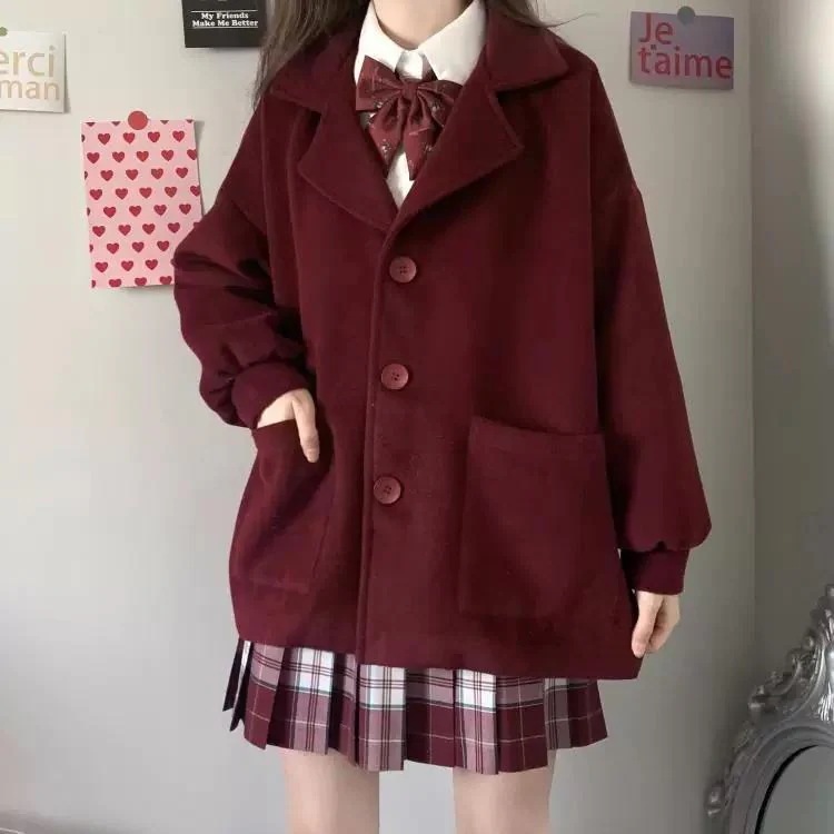 ジャケット 冬アウター 韓国 小さな短い大学風のウールのコートは秋と冬の女性の黒と赤のウールのコートjkの制服学生を厚くしました ジャケット 冬アウター 韓国 小さな短い大学風のウールのコートは秋と冬の女性の黒と赤のウールのコートjkの制服学生を厚くしました