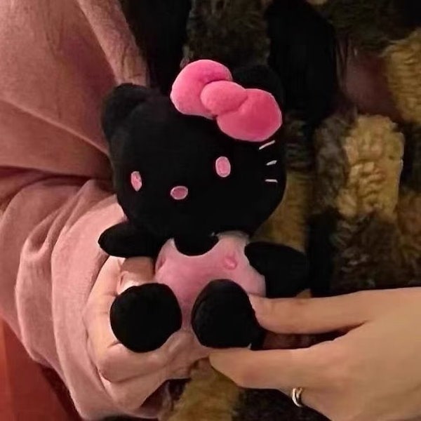 【匿名配送】キティちゃん　ストラップ　黒ブラック Qoo10] 【3で出荷】ブラックハローキティストラッ