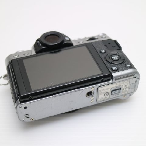 美品 FUJIFILM X-T10 シルバー ミラーレス一眼 148