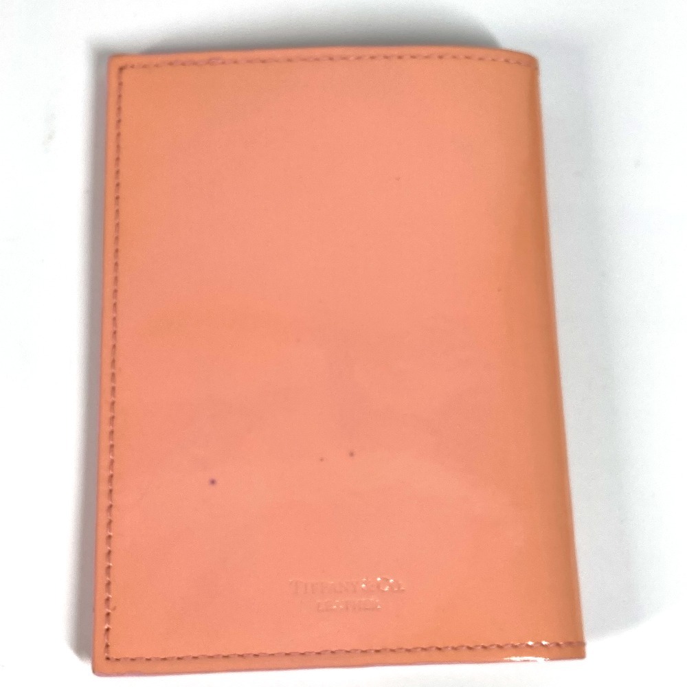 パスポートケース ロゴ パスポートカバー 2つ折り パテントレザー ピンク パスポートケース ロゴ パスポートカバー 2つ折り パテントレザー ピンク