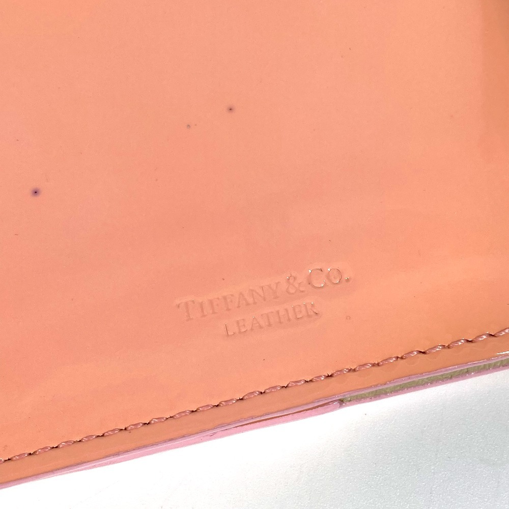 パスポートケース ロゴ パスポートカバー 2つ折り パテントレザー ピンク パスポートケース ロゴ パスポートカバー 2つ折り パテントレザー ピンク