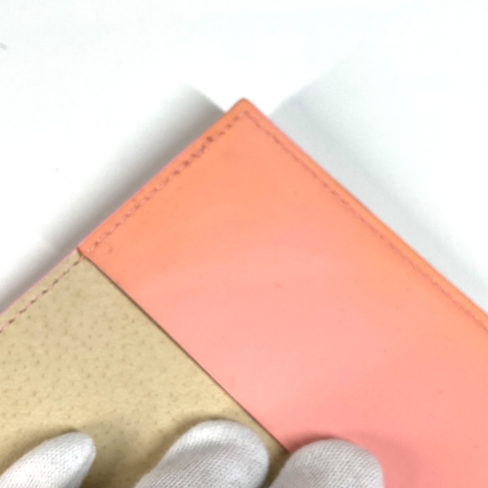 パスポートケース ロゴ パスポートカバー 2つ折り パテントレザー ピンク パスポートケース ロゴ パスポートカバー 2つ折り パテントレザー ピンク