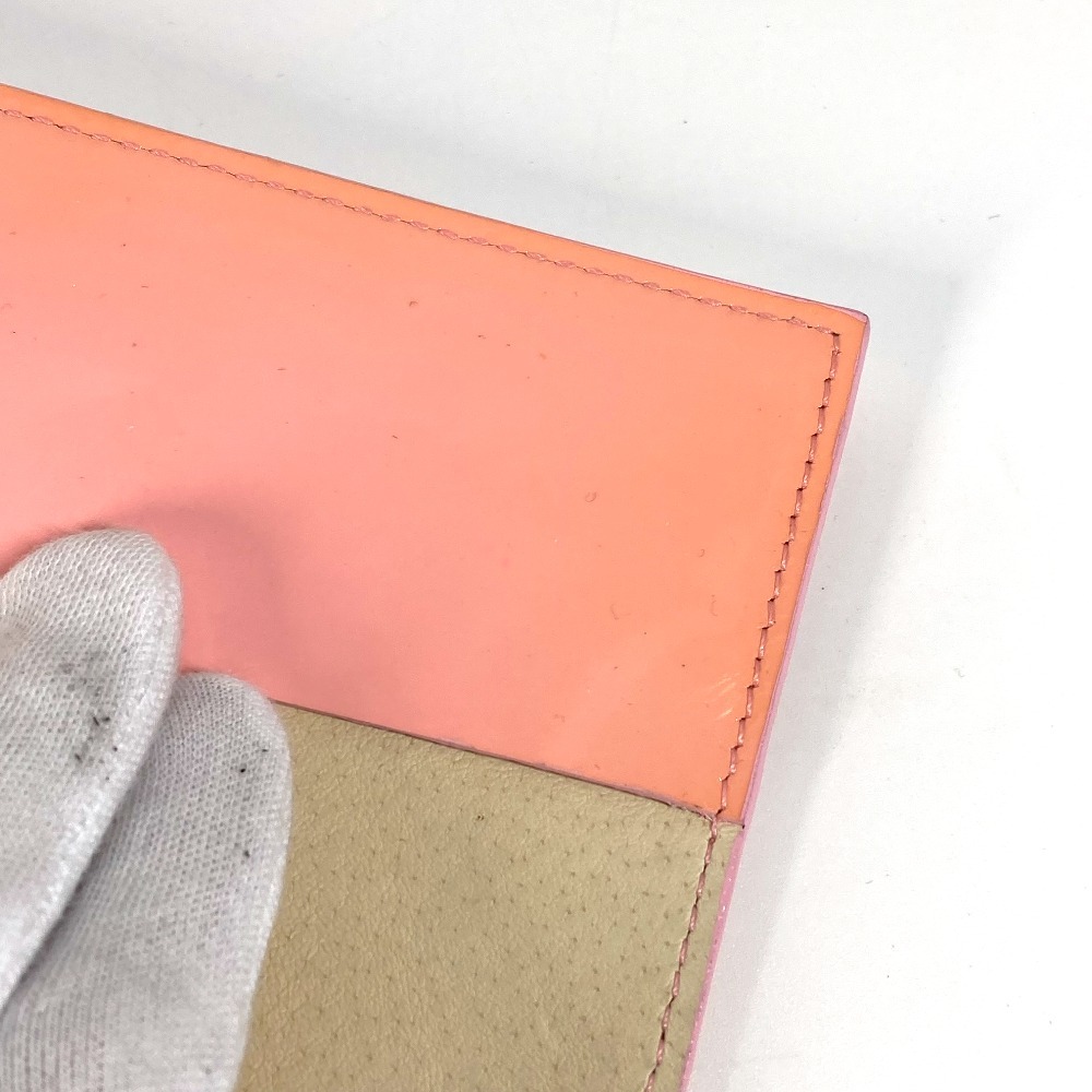 パスポートケース ロゴ パスポートカバー 2つ折り パテントレザー ピンク パスポートケース ロゴ パスポートカバー 2つ折り パテントレザー ピンク