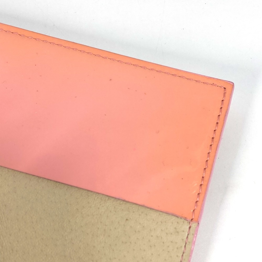 パスポートケース ロゴ パスポートカバー 2つ折り パテントレザー ピンク パスポートケース ロゴ パスポートカバー 2つ折り パテントレザー ピンク