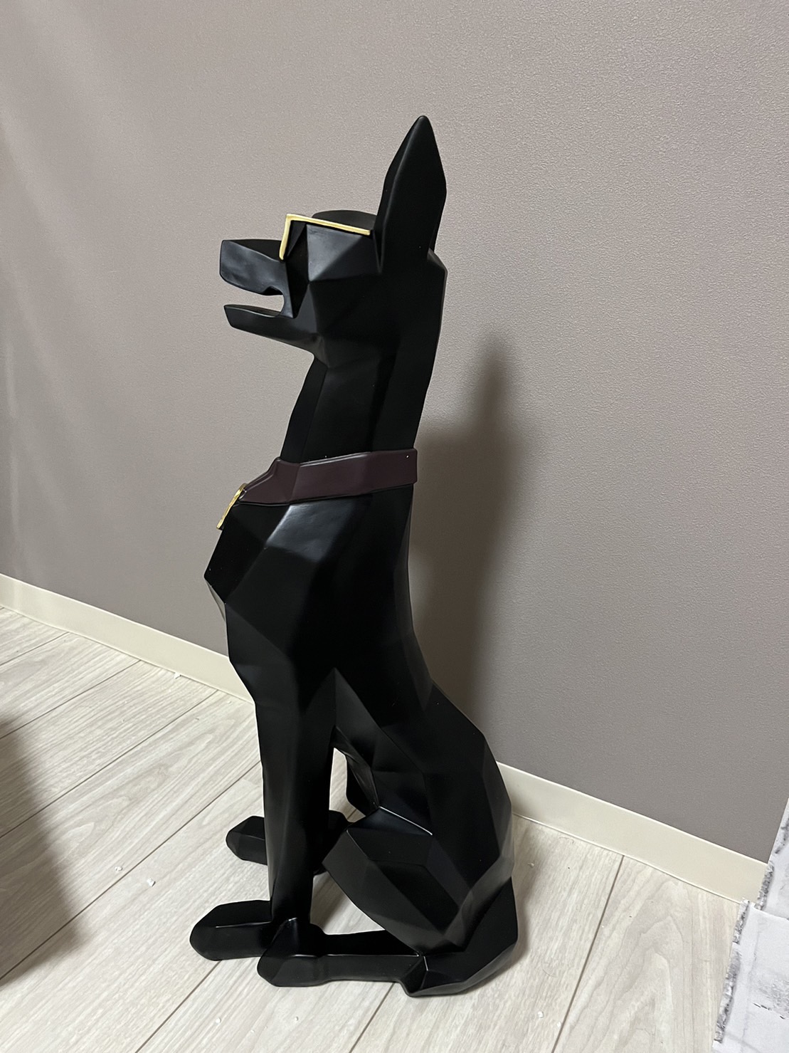 ドーベルマン サイドテーブル サングラスをつけた可愛い犬 オブジェ 置物 サングラス 番犬 防犯 かわいい 北欧 大きい彫刻 おもしろ 雑貨 玄関 リビング