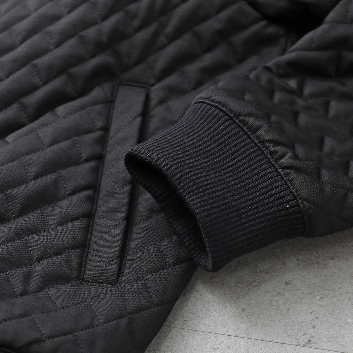 EMPORIO ARMANI エンポリオアルマーニ キルティング ブルゾン 6D1B7T 1K77Z メンズ ウール混 ジップアップ 0999/NERO EMPORIO ARMANI エンポリオアルマーニ キルティング ブルゾン 6D1B7T 1K77Z メンズ ウール混 ジップアップ 0999/NERO