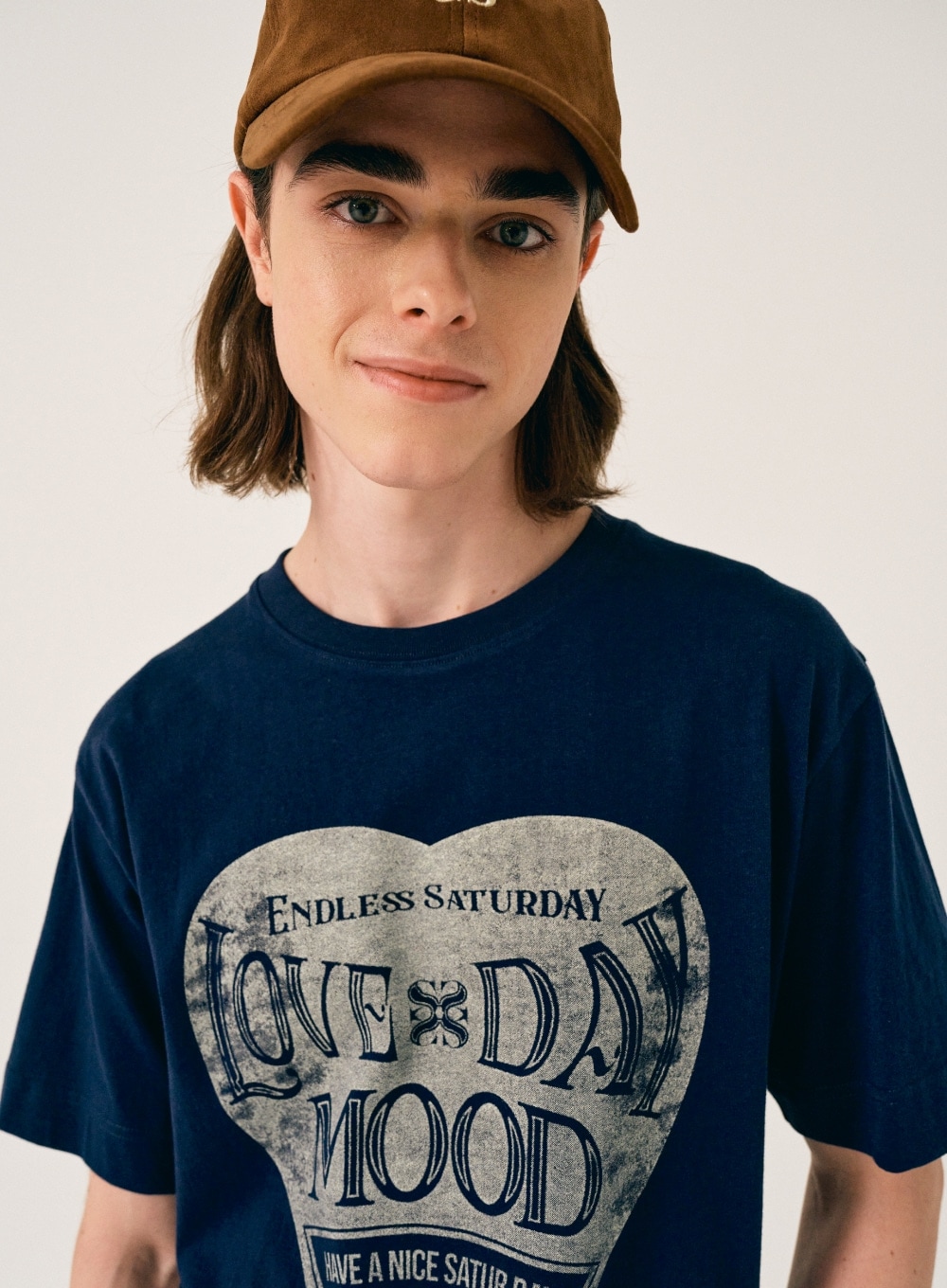 SATUR】 SATURDAY RETRO MOOD GRAPHIC T-SHIRTS : NAVY CREAM T
