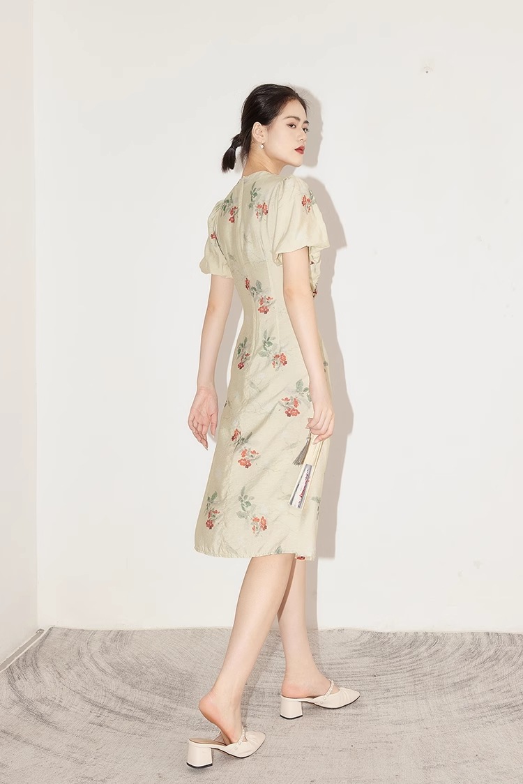 スカート ドレス パフスリーブ デザインセンス ニッチ ウエスト バックル 花柄 スカート 女性 個性的 ワンピース 膝丈 ひざ丈 膝下 袖あり 半袖 パフスリーブ 襟なし 大人可愛い カジュアル スカート ドレス パフスリーブ デザインセンス ニッチ ウエスト バックル 花柄 スカート 女性 個性的 ワンピース 膝丈 ひざ丈 膝下 袖あり 半袖 パフスリーブ 襟なし 大人可愛い カジュアル