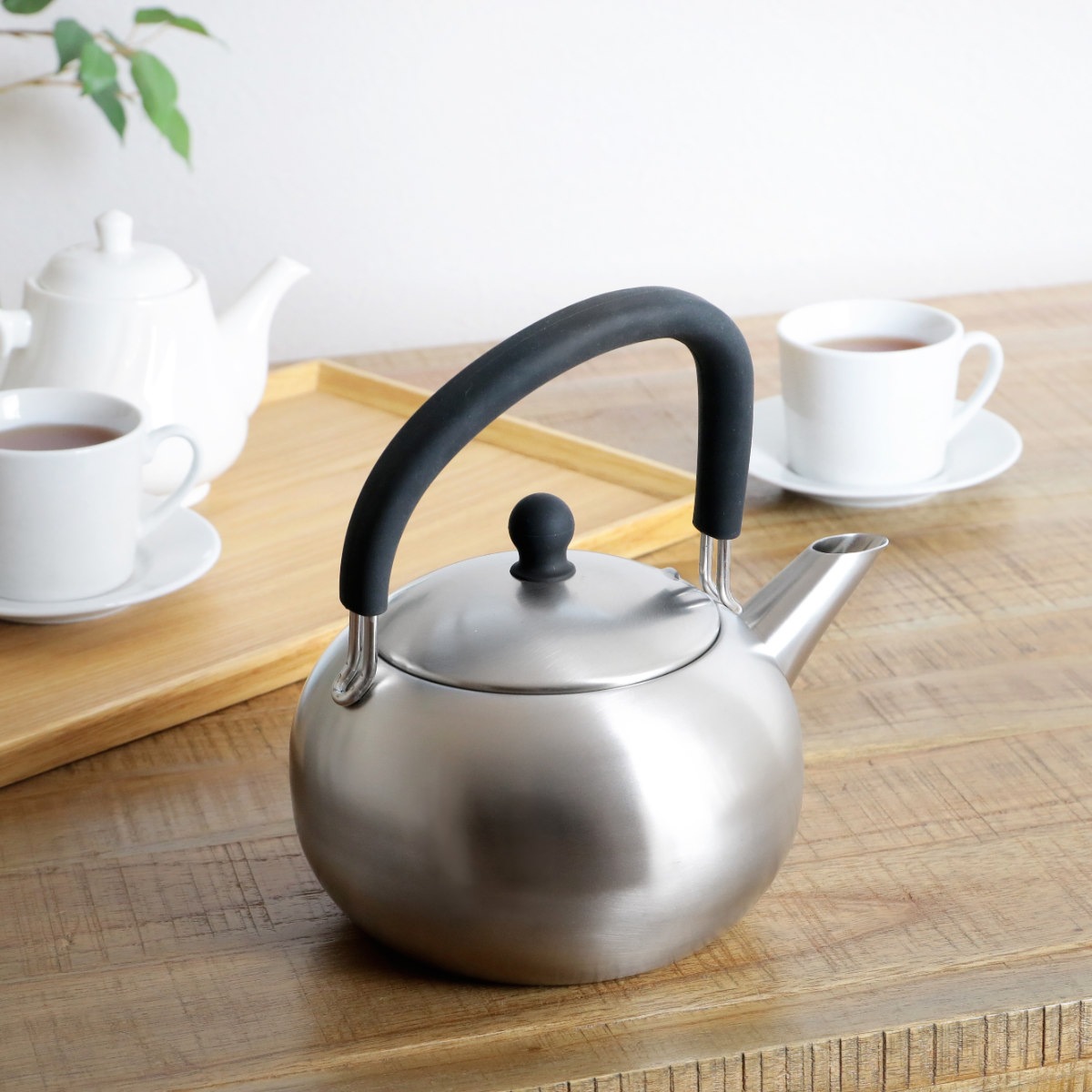 工房アイザワ ブラックピーマン ケトル 200V シリコンハンドルケトル 1.7L サテン やかん ヤカン 湯沸かし aizawa ステンレス IH対応 ガス火対応 日本製 湯沸し ポット 工房アイザワ ブラックピーマン ケトル 200V シリコンハンドルケトル 1.7L サテン やかん ヤカン 湯沸かし aizawa ステンレス IH対応 ガス火対応 日本製 湯沸し ポット