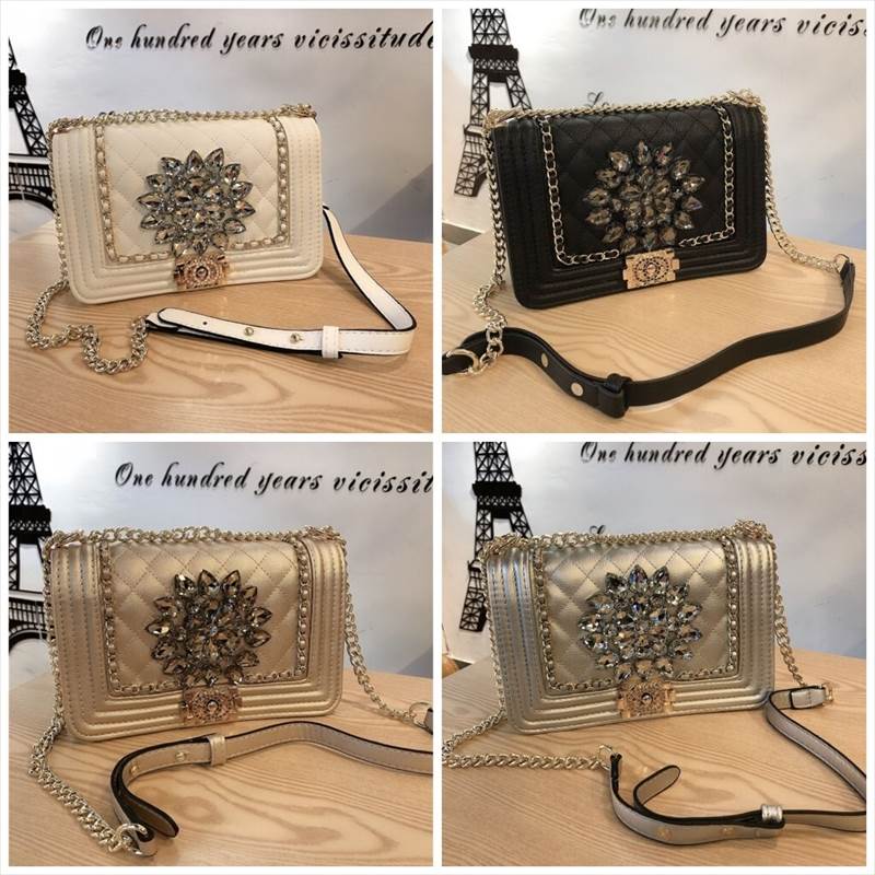 激安価格!4色 ショルダー ショルダーバック ラインストーン 肩掛け チェーン チェーンバック 無地 手持ち バッグ レディース キルティング 煌びやか 華やか 学生 ブラック ホワイト ゴールド シ 激安価格!4色 ショルダー ショルダーバック ラインストーン 肩掛け チェーン チェーンバック 無地 手持ち バッグ レディース キルティング 煌びやか 華やか 学生 ブラック ホワイト ゴールド シ