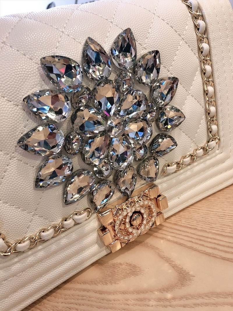 激安価格!4色 ショルダー ショルダーバック ラインストーン 肩掛け チェーン チェーンバック 無地 手持ち バッグ レディース キルティング 煌びやか 華やか 学生 ブラック ホワイト ゴールド シ 激安価格!4色 ショルダー ショルダーバック ラインストーン 肩掛け チェーン チェーンバック 無地 手持ち バッグ レディース キルティング 煌びやか 華やか 学生 ブラック ホワイト ゴールド シ