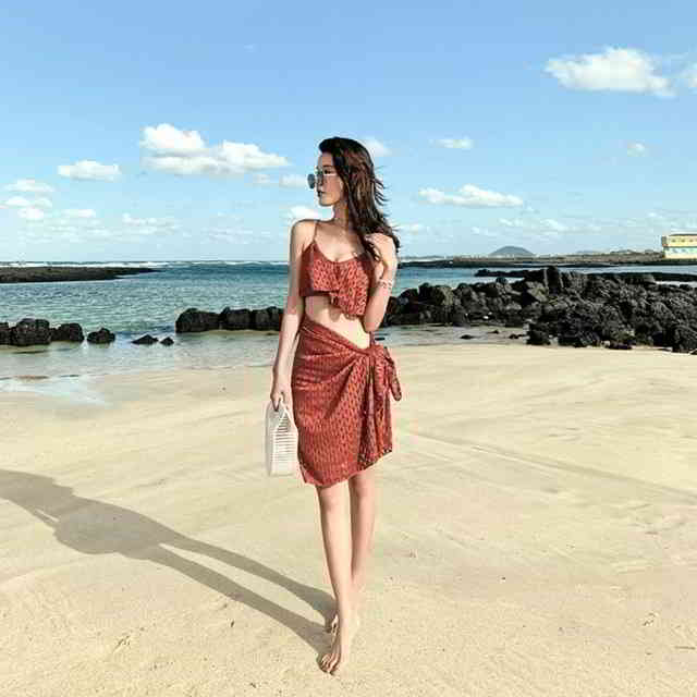 【即納】水着 レディース 水着 体型カバー ビキニ ビキニ 人気 トレンド お洒落 無地 シンプル 小胸 バスト 盛れる おしゃれ セクシー かわいい パッド付き ママ 夏 バックシャン レース フリ