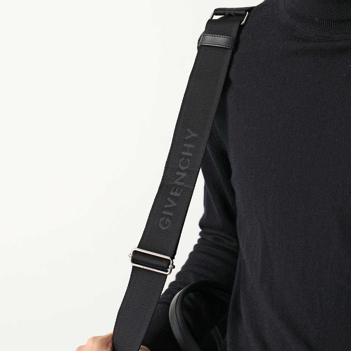 GIVENCHY ジバンシィ トートバッグ G ESSENTIALS エッセンシャルズ BK50B6 H1EK メンズ ラージ ロゴ刺繍 ショルダーバッグ 鞄 001/BLACK GIVENCHY ジバンシィ トートバッグ G ESSENTIALS エッセンシャルズ BK50B6 H1EK メンズ ラージ ロゴ刺繍 ショルダーバッグ 鞄 001/BLACK