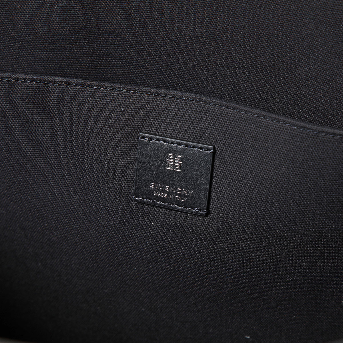 GIVENCHY ジバンシィ トートバッグ G ESSENTIALS エッセンシャルズ BK50B6 H1EK メンズ ラージ ロゴ刺繍 ショルダーバッグ 鞄 001/BLACK GIVENCHY ジバンシィ トートバッグ G ESSENTIALS エッセンシャルズ BK50B6 H1EK メンズ ラージ ロゴ刺繍 ショルダーバッグ 鞄 001/BLACK