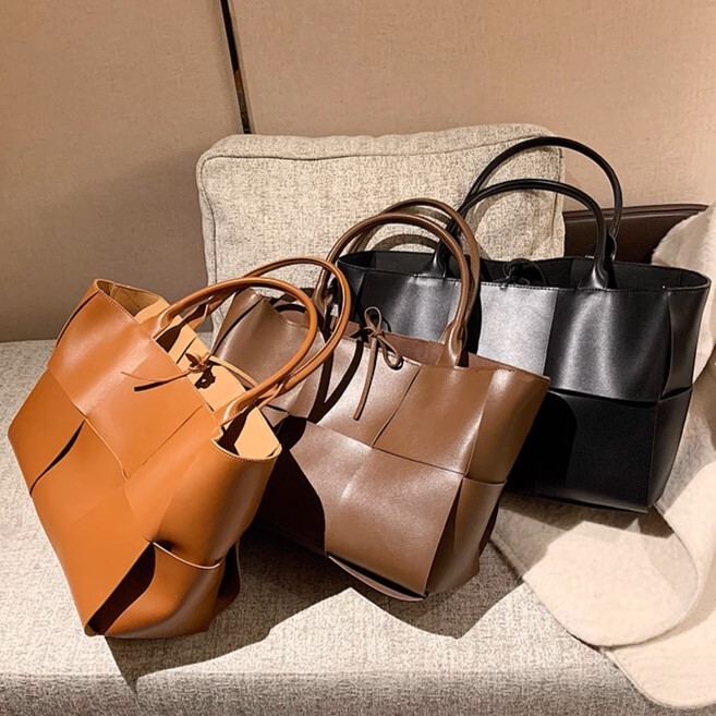 バッグ ハンドバッグ トート 手持ち デイバッグ 大容量 便利 自立 スクエア 四角 リボン フェイクレザー かわいい 大人可愛い きれいめ シンプル カジュアル 上品 お洒落 こなれ感 キュート バッグ ハンドバッグ トート 手持ち デイバッグ 大容量 便利 自立 スクエア 四角 リボン フェイクレザー かわいい 大人可愛い きれいめ シンプル カジュアル 上品 お洒落 こなれ感 キュート