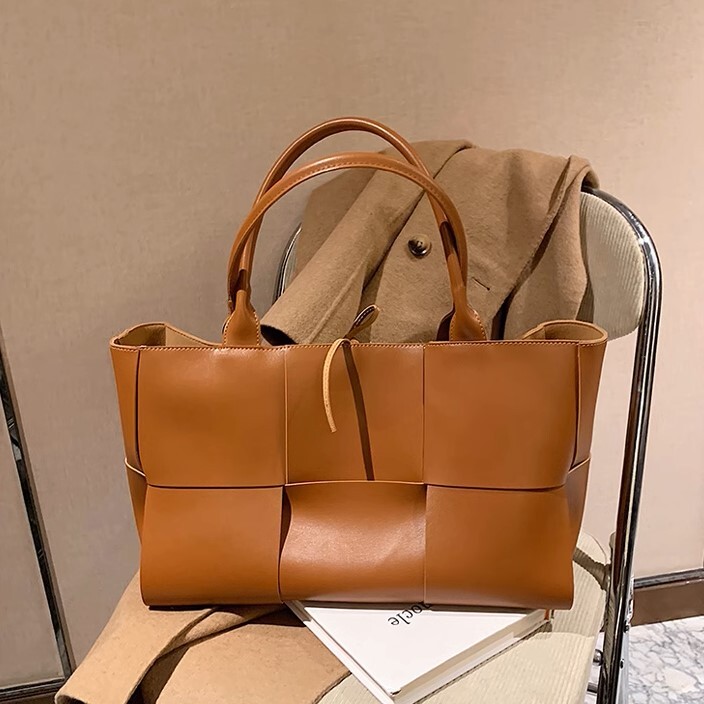 バッグ ハンドバッグ トート 手持ち デイバッグ 大容量 便利 自立 スクエア 四角 リボン フェイクレザー かわいい 大人可愛い きれいめ シンプル カジュアル 上品 お洒落 こなれ感 キュート バッグ ハンドバッグ トート 手持ち デイバッグ 大容量 便利 自立 スクエア 四角 リボン フェイクレザー かわいい 大人可愛い きれいめ シンプル カジュアル 上品 お洒落 こなれ感 キュート