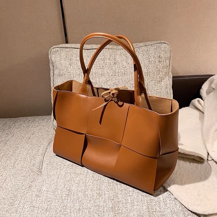 バッグ ハンドバッグ トート 手持ち デイバッグ 大容量 便利 自立 スクエア 四角 リボン フェイクレザー かわいい 大人可愛い きれいめ シンプル カジュアル 上品 お洒落 こなれ感 キュート バッグ ハンドバッグ トート 手持ち デイバッグ 大容量 便利 自立 スクエア 四角 リボン フェイクレザー かわいい 大人可愛い きれいめ シンプル カジュアル 上品 お洒落 こなれ感 キュート