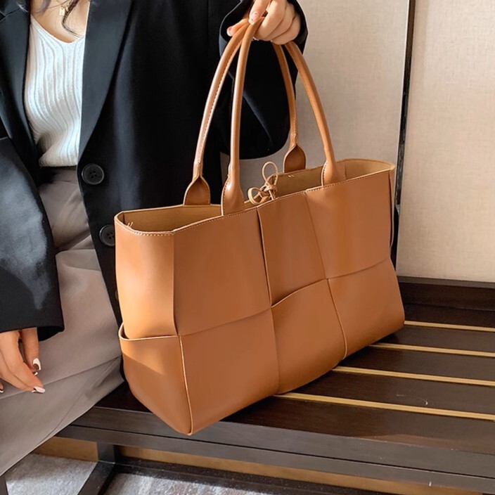 バッグ ハンドバッグ トート 手持ち デイバッグ 大容量 便利 自立 スクエア 四角 リボン フェイクレザー かわいい 大人可愛い きれいめ シンプル カジュアル 上品 お洒落 こなれ感 キュート バッグ ハンドバッグ トート 手持ち デイバッグ 大容量 便利 自立 スクエア 四角 リボン フェイクレザー かわいい 大人可愛い きれいめ シンプル カジュアル 上品 お洒落 こなれ感 キュート