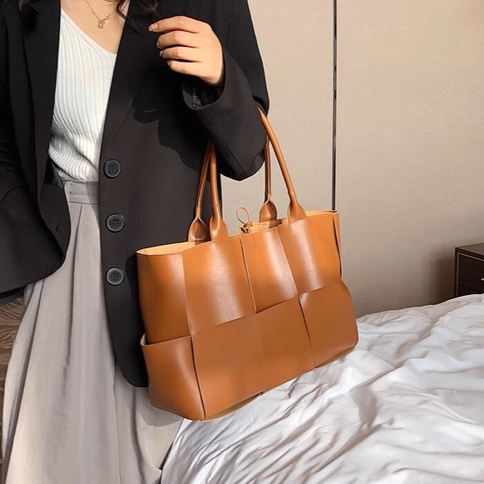 バッグ ハンドバッグ トート 手持ち デイバッグ 大容量 便利 自立 スクエア 四角 リボン フェイクレザー かわいい 大人可愛い きれいめ シンプル カジュアル 上品 お洒落 こなれ感 キュート バッグ ハンドバッグ トート 手持ち デイバッグ 大容量 便利 自立 スクエア 四角 リボン フェイクレザー かわいい 大人可愛い きれいめ シンプル カジュアル 上品 お洒落 こなれ感 キュート