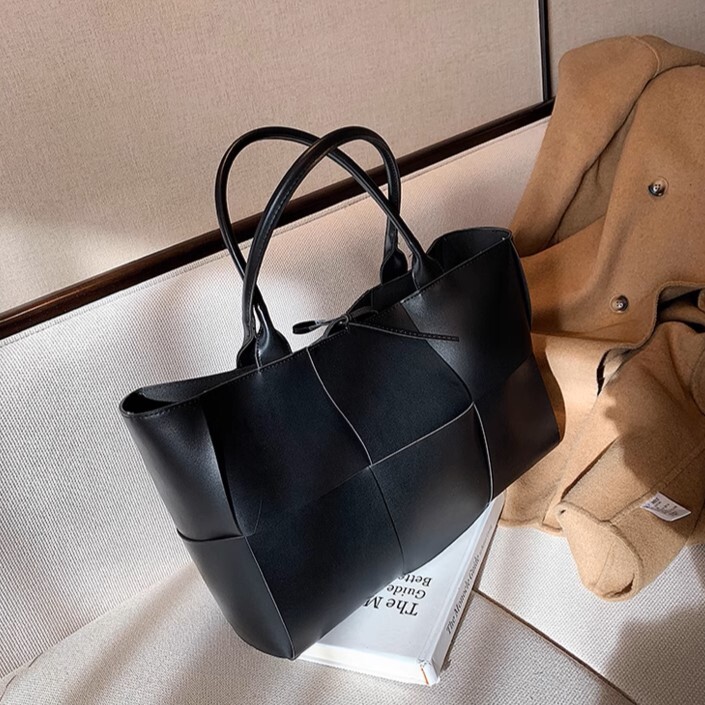 バッグ ハンドバッグ トート 手持ち デイバッグ 大容量 便利 自立 スクエア 四角 リボン フェイクレザー かわいい 大人可愛い きれいめ シンプル カジュアル 上品 お洒落 こなれ感 キュート バッグ ハンドバッグ トート 手持ち デイバッグ 大容量 便利 自立 スクエア 四角 リボン フェイクレザー かわいい 大人可愛い きれいめ シンプル カジュアル 上品 お洒落 こなれ感 キュート