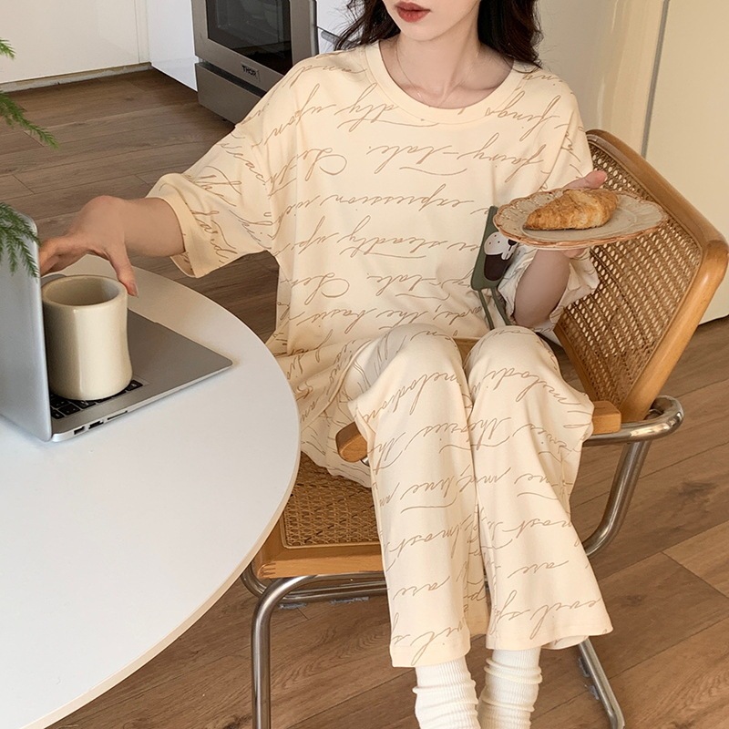 【1点購入 で10点 プレゼント】2025女性用の半袖パジャマ綿の細い漫画の女の子の生弟の丸い首は夏に家の服を着ることができます 【1点購入 で10点 プレゼント】2025女性用の半袖パジャマ綿の細い漫画の女の子の生弟の丸い首は夏に家の服を着ることができます