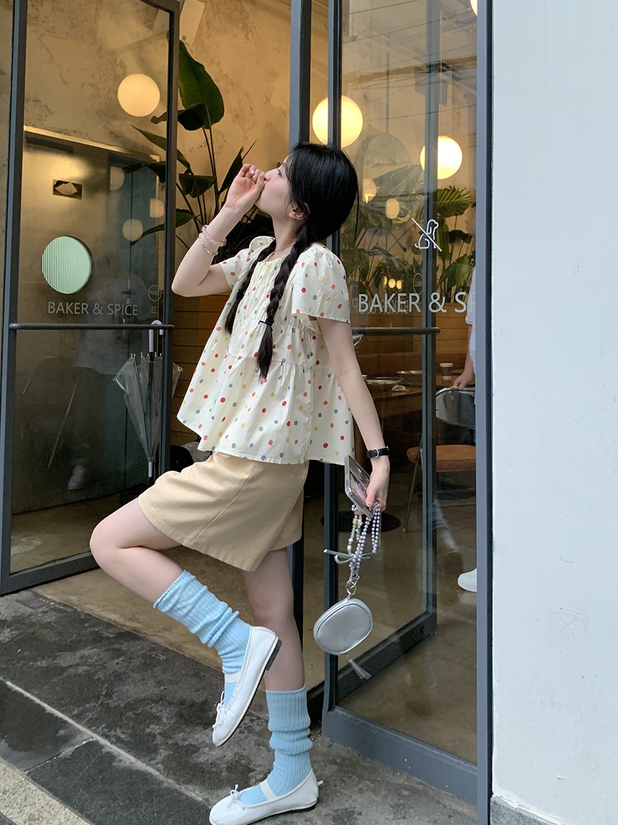 韓国の甘いカラフルな水玉シャツ女性用2024夏ラウンドネックプリーツゆったり痩身年齢軽減トップス