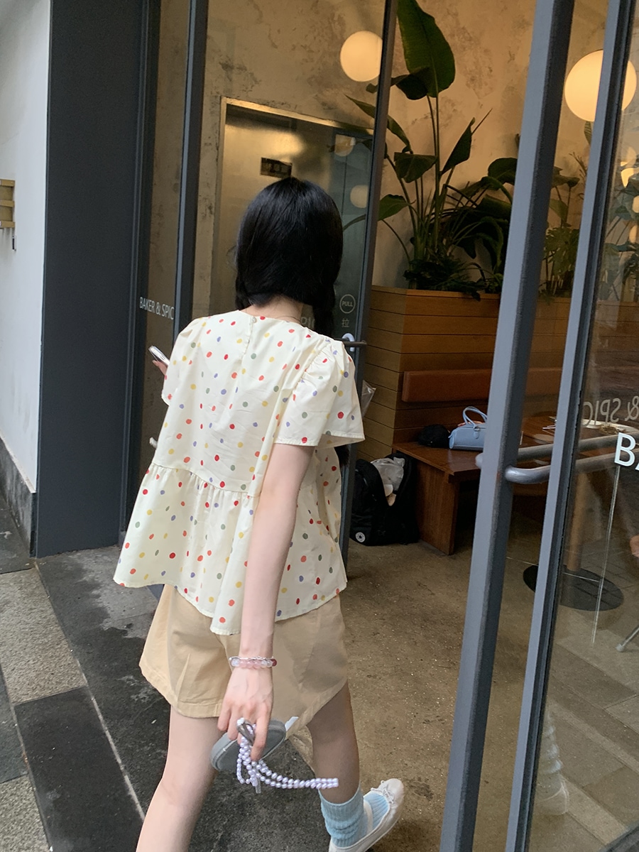 韓国の甘いカラフルな水玉シャツ女性用2024夏ラウンドネックプリーツゆったり痩身年齢軽減トップス