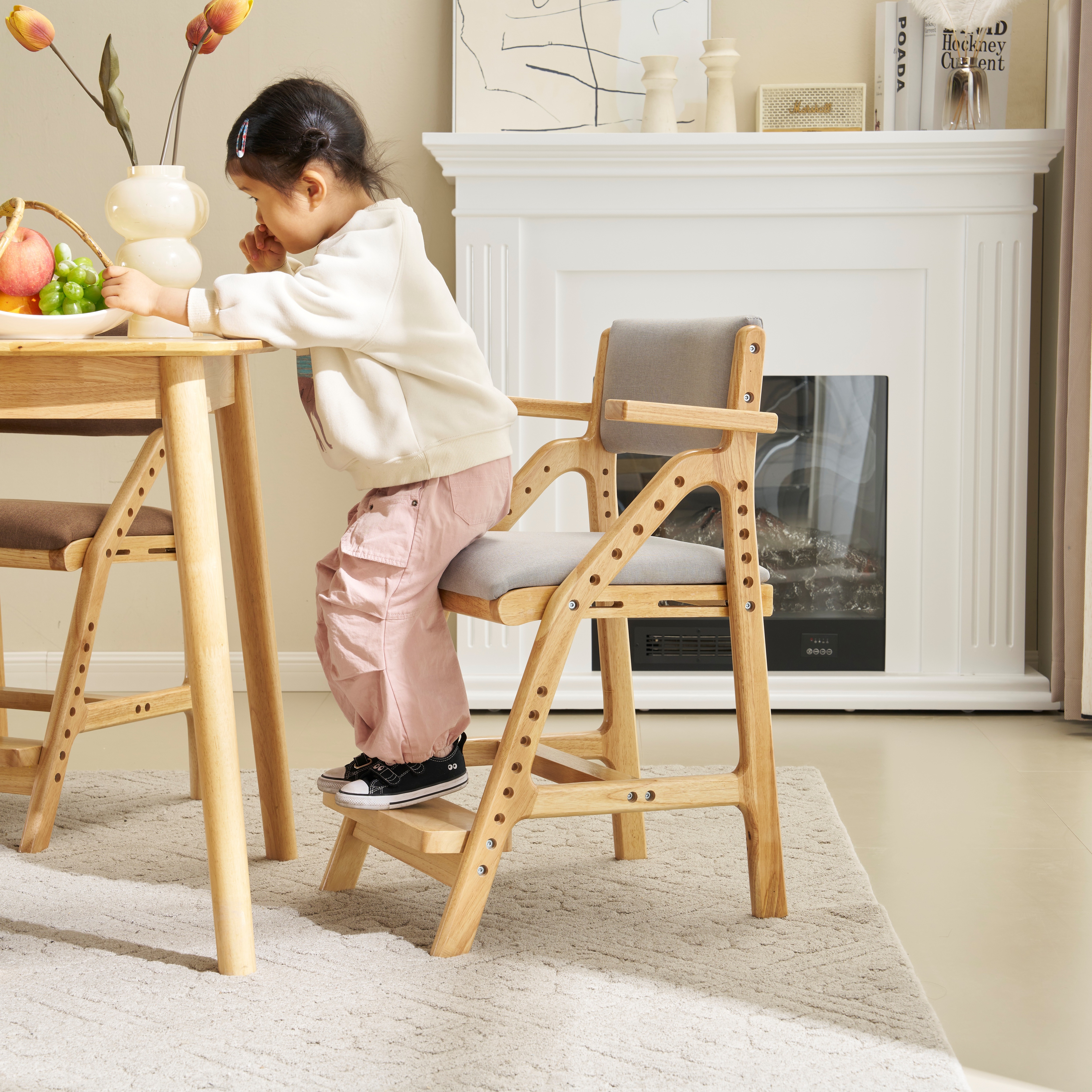 [国内即発送]ライトブラウン 肘あり　学習チェア 学習椅子 木製 姿勢 子供 キッズチェア ハイチェア ダイニングチェア 椅子 高さ調整 シンプル コンパクト 組立て 板座 足置き368