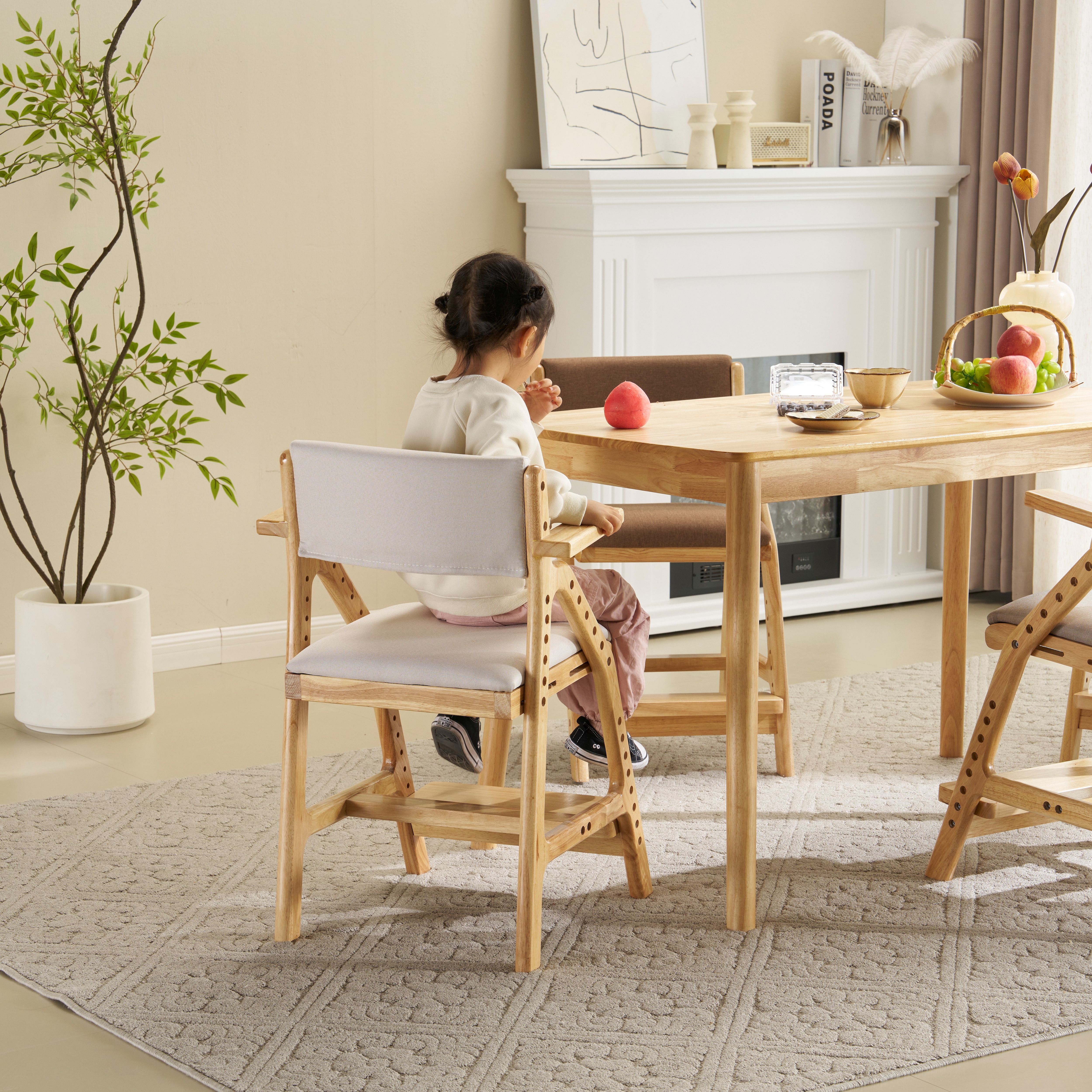 [国内即発送]ライトブラウン 肘あり　学習チェア 学習椅子 木製 姿勢 子供 キッズチェア ハイチェア ダイニングチェア 椅子 高さ調整 シンプル コンパクト 組立て 板座 足置き368