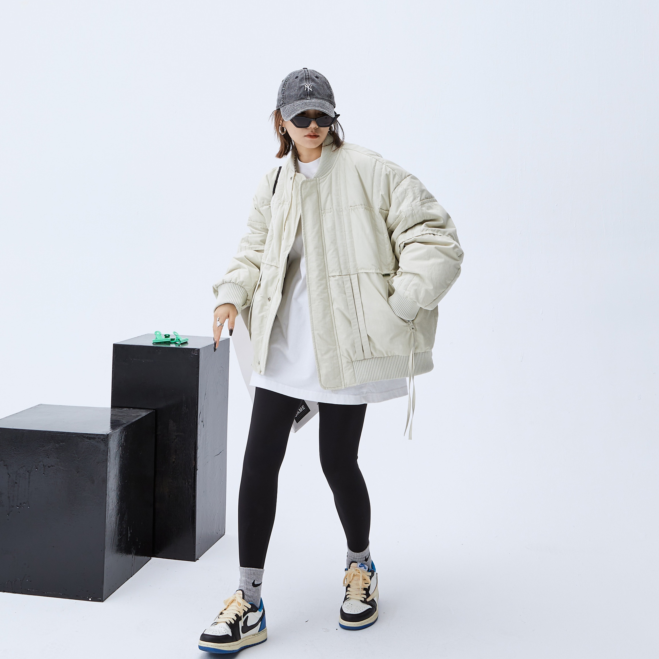 シンプルデザイン ノーカラー ブルゾン オーバーサイズ 2色 レディース トップス ストリート ジッパー ポケット かわいい カジュアル おしゃれ こなれ感 無地 秋 冬 通勤 お出かけ 旅行 休日