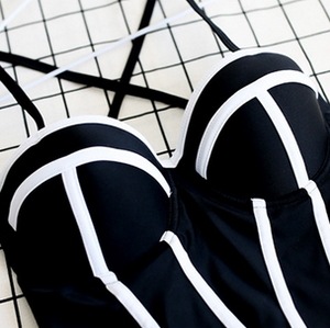 水着 スイムウェア ワンピース水着 セクシービキニ ワンピース 紐 クロスバンド リボン バックリボン バックシャン バックコンシャス 胸元 谷間 谷間魅せ 盛れる かわいい 大人可愛い きれいめ セ