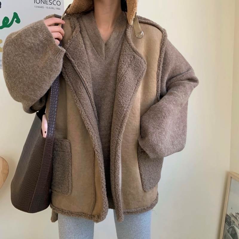 ベスト ボア もこもこ アウター トップス レディース 前開き 秋 冬 カーキ 無地 ジッパー ジップ ポケット 上着 リバーシブル 大人可愛い 個性的 モコモコ ワンサイズ フリーサイズ シンプル