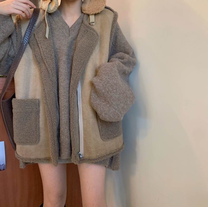 ベスト ボア もこもこ アウター トップス レディース 前開き 秋 冬 カーキ 無地 ジッパー ジップ ポケット 上着 リバーシブル 大人可愛い 個性的 モコモコ ワンサイズ フリーサイズ シンプル