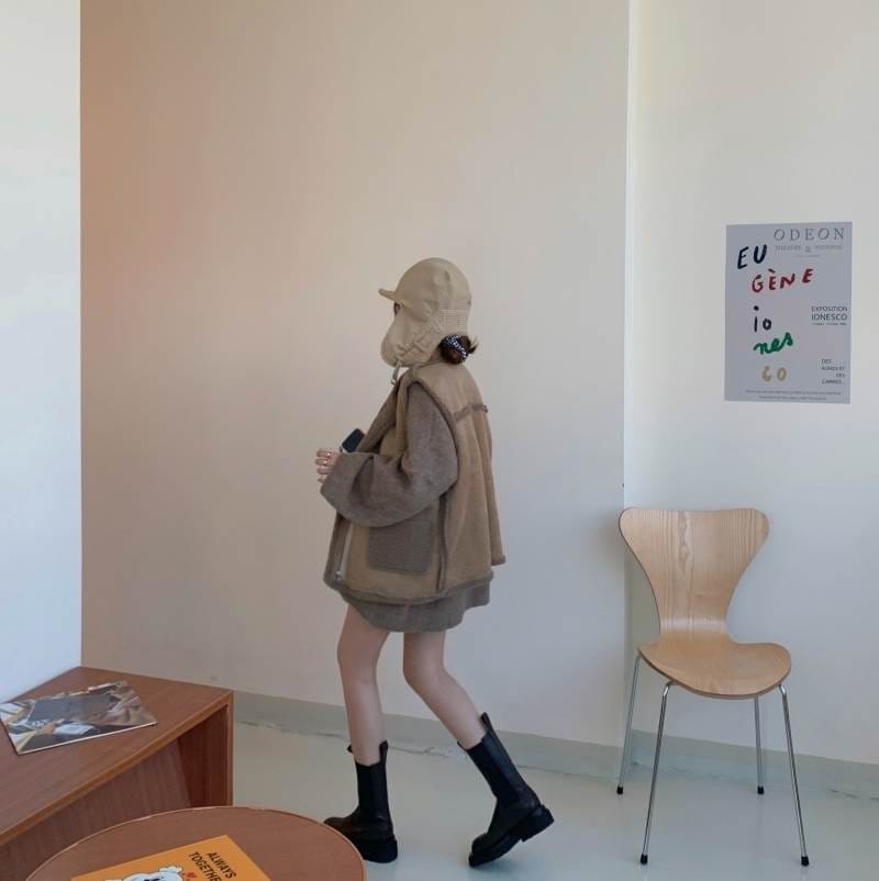 ベスト ボア もこもこ アウター トップス レディース 前開き 秋 冬 カーキ 無地 ジッパー ジップ ポケット 上着 リバーシブル 大人可愛い 個性的 モコモコ ワンサイズ フリーサイズ シンプル